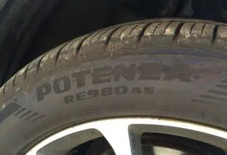 Avpneus Bridgestone POTENZA RE040