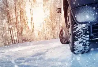 vitesse avec des pneus neige